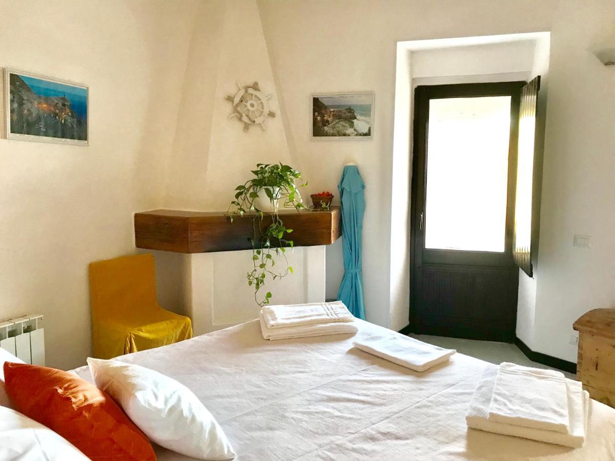 La Marina Tower Apartment With Private Sea View Terrace Vernazza Exterior photo