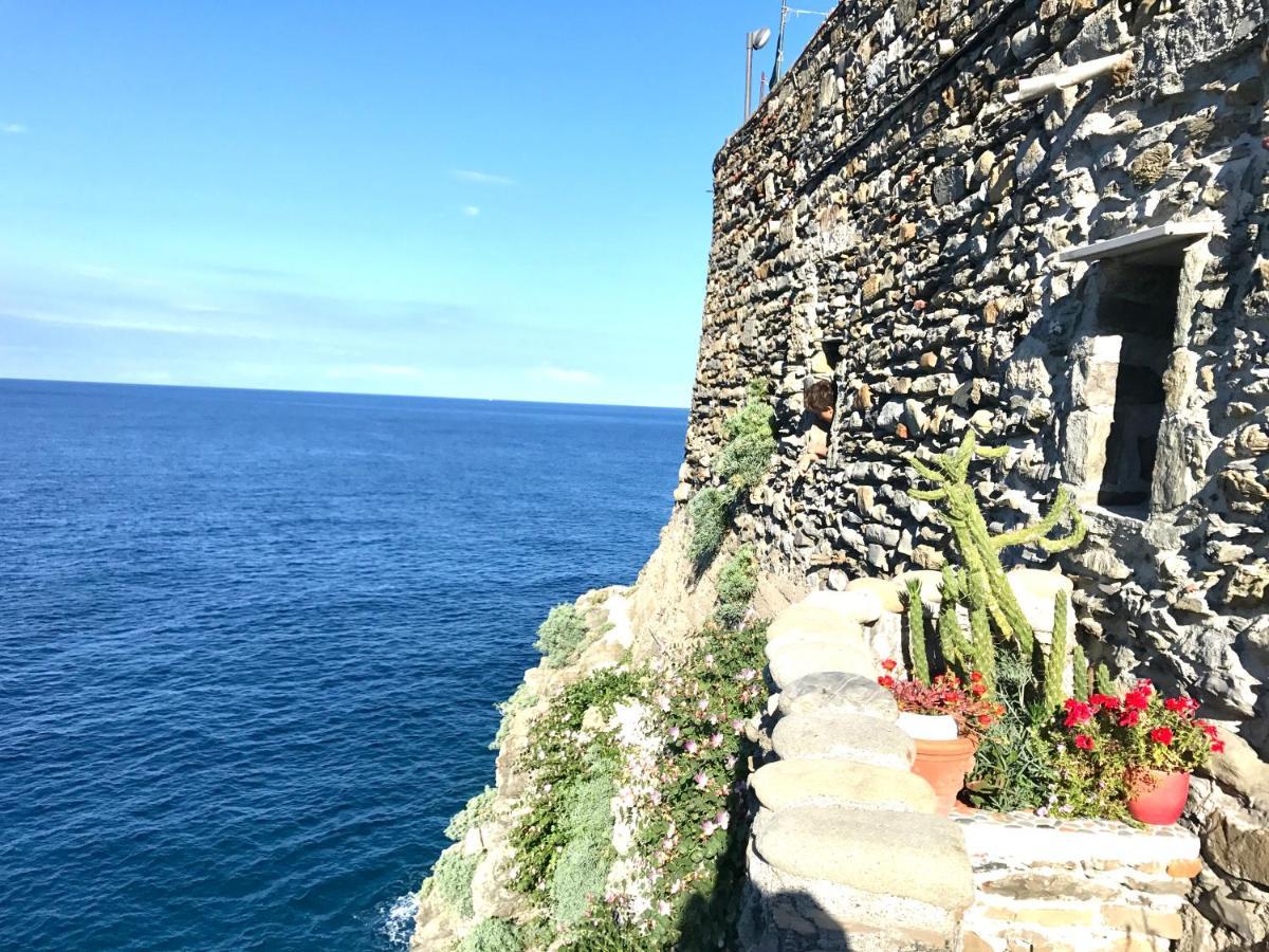 La Marina Tower Apartment With Private Sea View Terrace Vernazza Exterior photo